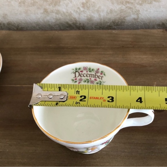 Vintage Staffordshire holly teacup & saucer set - Picture 6 of 10